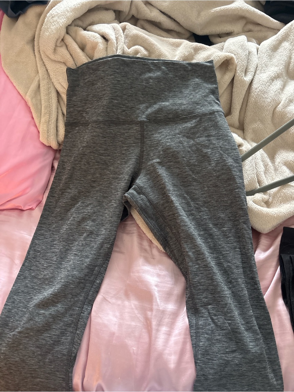Women’s lululemon' Gray Active Leggings - Comfortable High-Waist Workout Bottoms